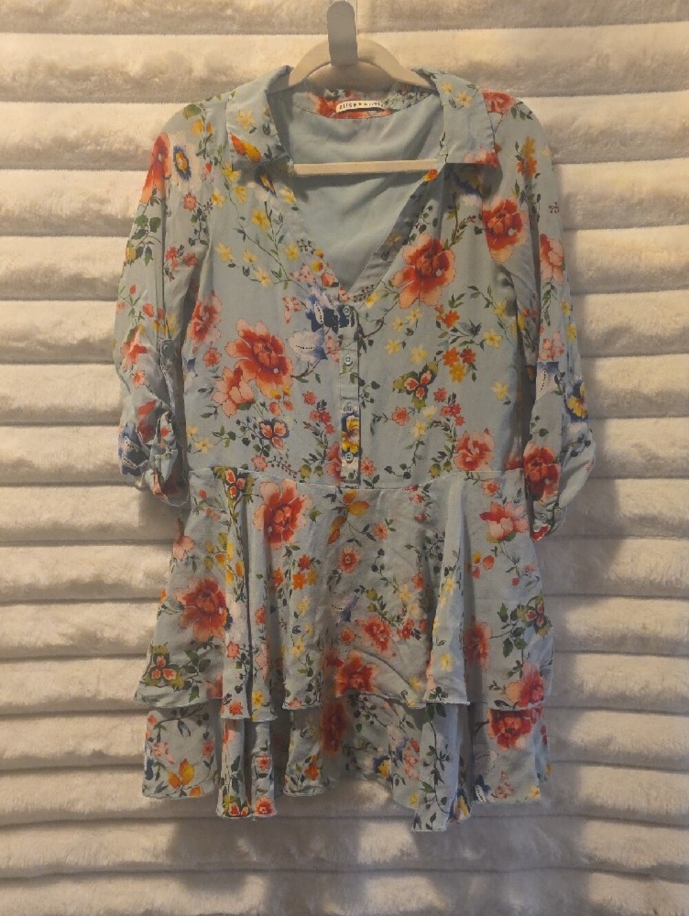 Alice + Olivia Light Blue Floral Peplum Tunic Size M - Picture 2 of 9